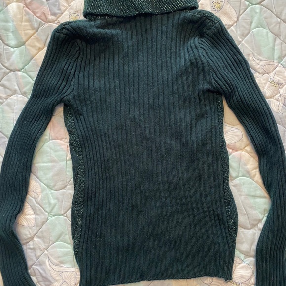 Lady’s sweater - Picture 2 of 2